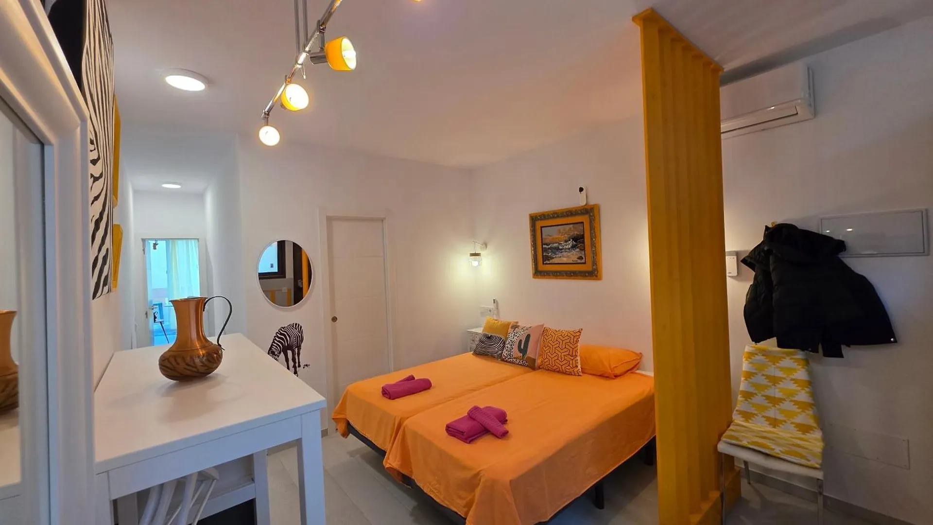 Picasso Huelin Malaga 250M From Beach Spain