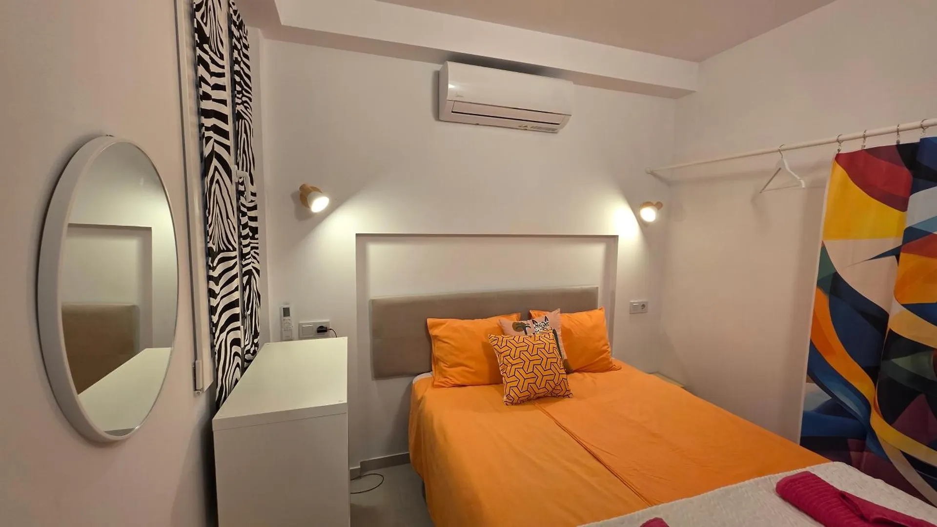 Apartment Picasso Huelin Malaga 250M From Beach Spain