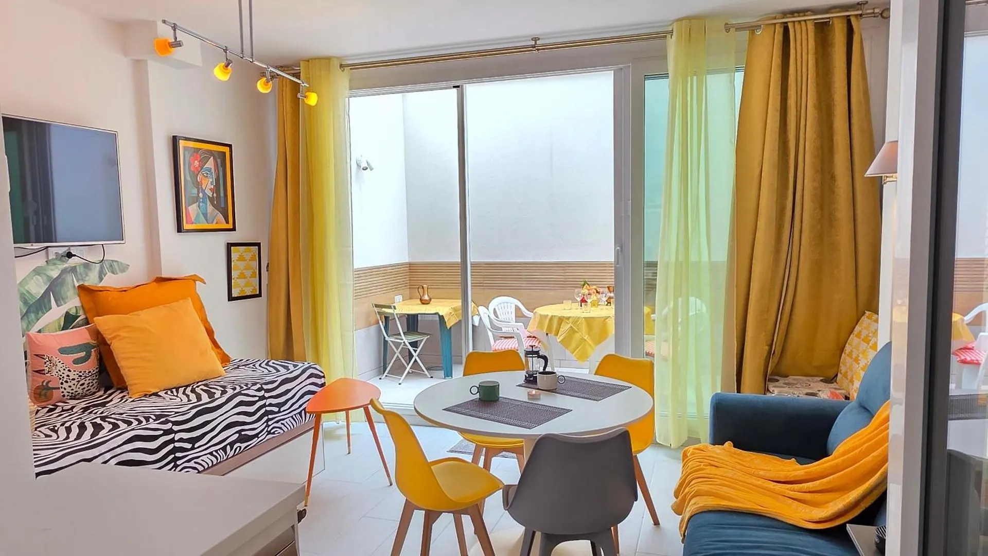 Picasso Huelin Malaga 250M From Beach 0*,